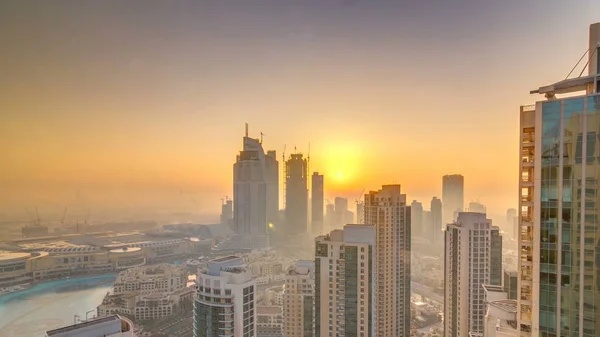 Dimmig Morgon Soluppgången Centrum Dubai Timelapse Futuristiska Staden Skyskrapor Täckt — Stockfoto