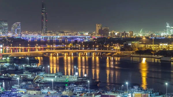 Dubai Creek Táj Éjszaka Timelapse Csónakok Jachtok Modern Épületeket Forgalom — Stock Fotó