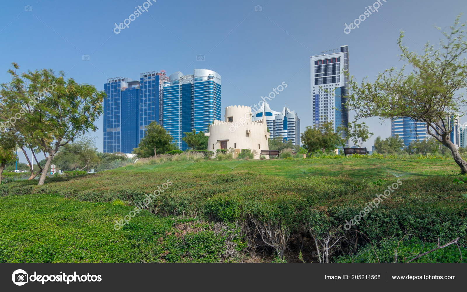 Corniche Boulevard Beach Park Coastline Abu Dhabi Timelapse