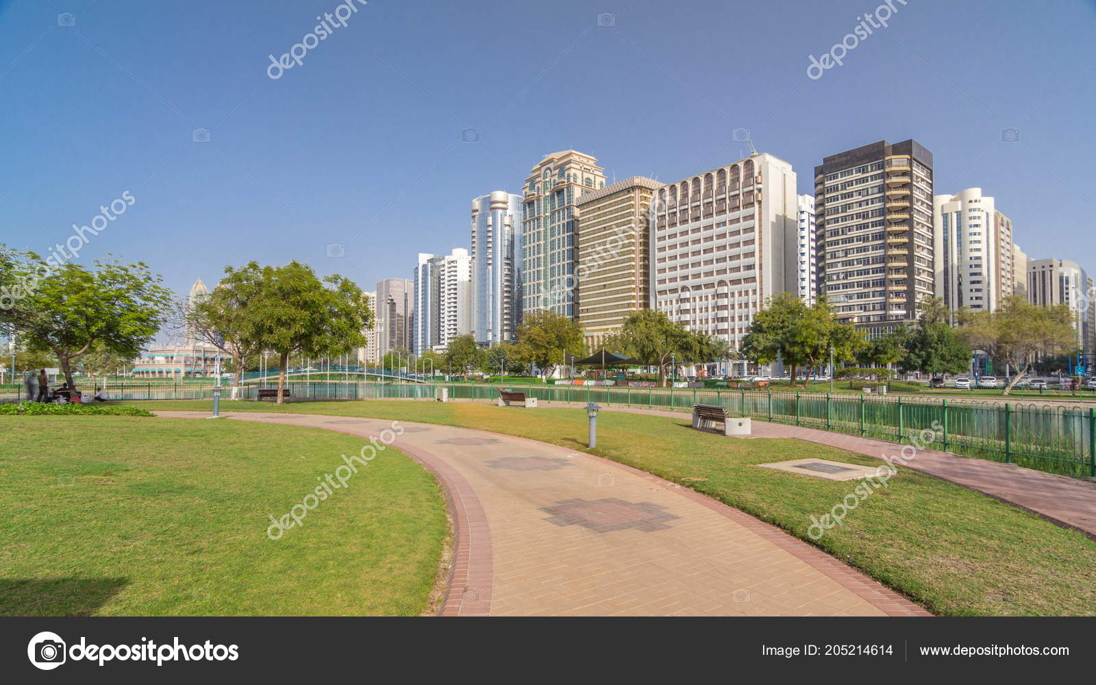 Corniche Boulevard Beach Park Coastline Abu Dhabi Timelapse