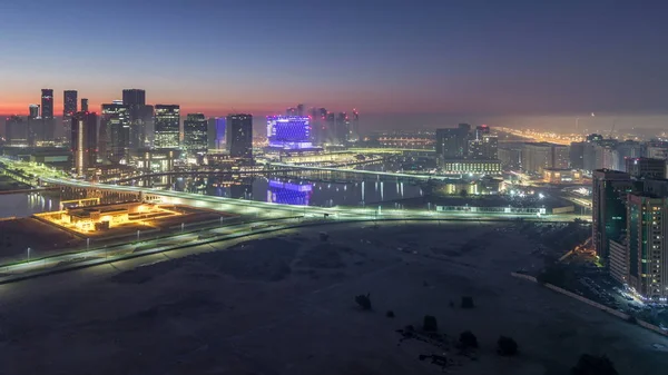 Місто Абу Дабі Горизонті Освітленими Хмарочосами Перед Сходом Сонця Ночі — стокове фото