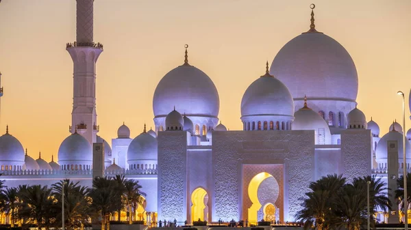 Шейх Заид Большая Мечеть Абу Даби День Ночь Переход Timelapse — стоковое фото