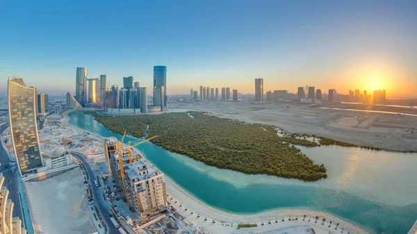 Skyskrapor Reem Och Maryah Island Abu Dhabi Vid Solnedgången Timelapse — Stockfoto