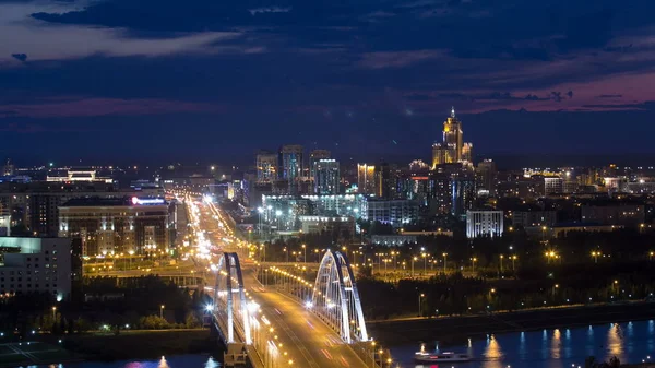 Вечір Timelapse Вище Міст Транспорту Хмарами Тлі Середню Азію Казахстан — стокове фото