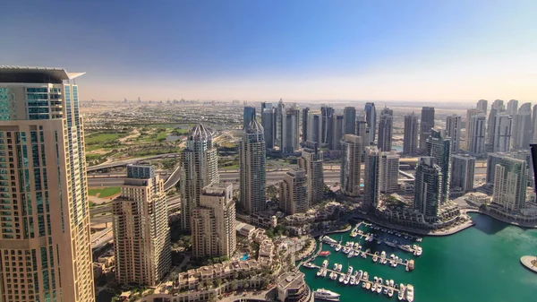 Edifícios Modernos Dubai Marina Com Sombras Movendo Muito Rápido Manhã — Fotografia de Stock
