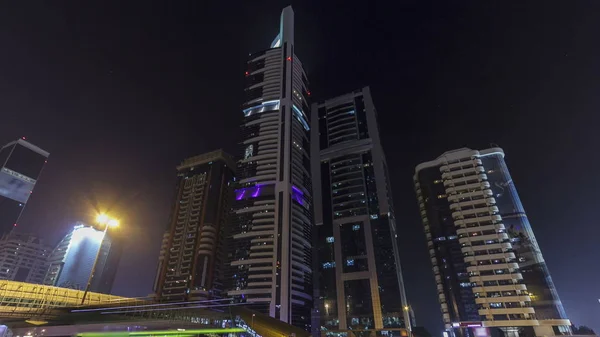 Небоскрёбы Шейх Зайед Роуд Ночью Пробками Светофорами Разорванными Дубае — стоковое фото
