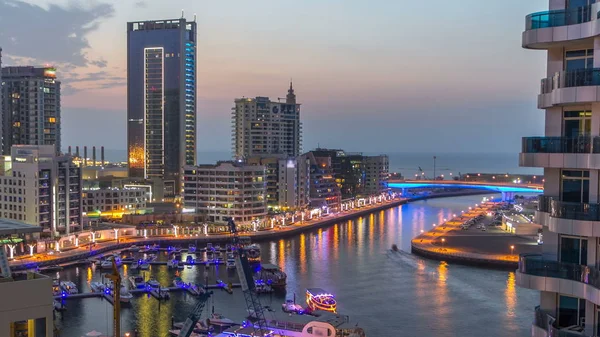 Bir Hava Görünümünü Dubai Marina Towers Yatlar Trafik Ile Köprüsü — Stok fotoğraf