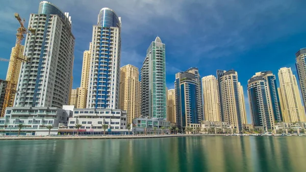 Bela Vista Dia Sobre Dubai Marina Towers Refletida Água Promenade — Fotografia de Stock