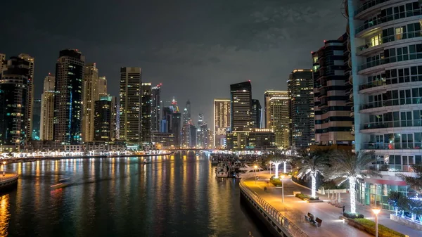 Набережної Міст Трафіку Через Канал Дубаї Марина Timelapse Hyperlapse Вночі — стокове фото