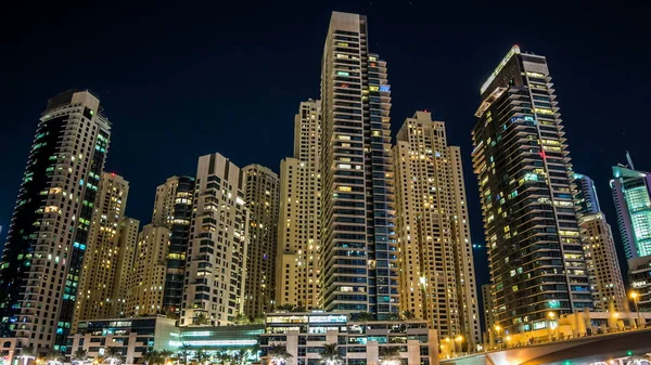 Vacker Natt Utsikten Från Strandpromenaden Dubai Marina Towers Blinkande Lampor — Stockfoto