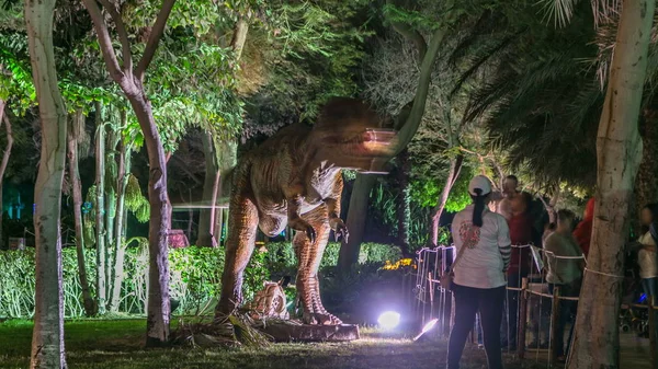 Raptor Tiranossauros Dinossauros Recém Inaugurado Dubai Glow Garden Dia Noite — Fotografia de Stock