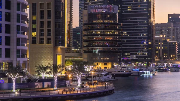 Vew Dubai Marina Embankment Towers Restaurants Pier Yachts Bridge Dubai — Stock Photo, Image