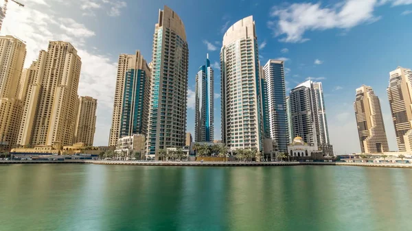 Vacker Dag Syn Dubai Marina Moderna Torn Med Flytande Yachter — Stockfoto
