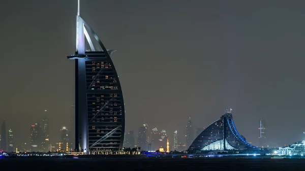 Дубай Оаэ 2016 Skyline Dubai Night Timelapse Burj Arab Foreground — стоковое фото