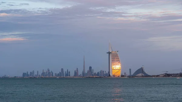 Panoramę Dubaju Burj Arab Hotel Sunset Dnia Noc Przejścia Timelapse — Zdjęcie stockowe