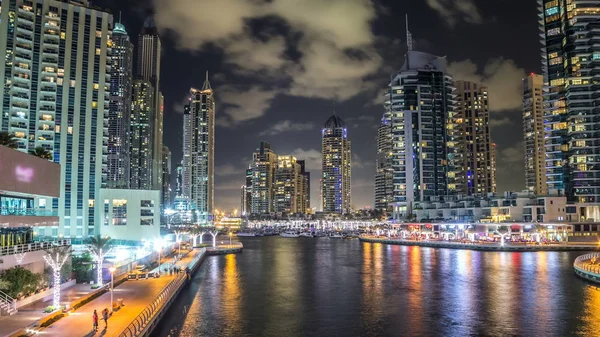 Vew Dubai Marina Promenade Yachts Modern Towers Restaurants Bridge Dubai — Stock Photo, Image