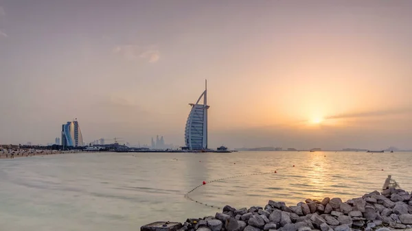 Dubai Şehir Silüetinin Burj Arab Otel Günbatımı Timelapse Sırasında Ile — Stok fotoğraf