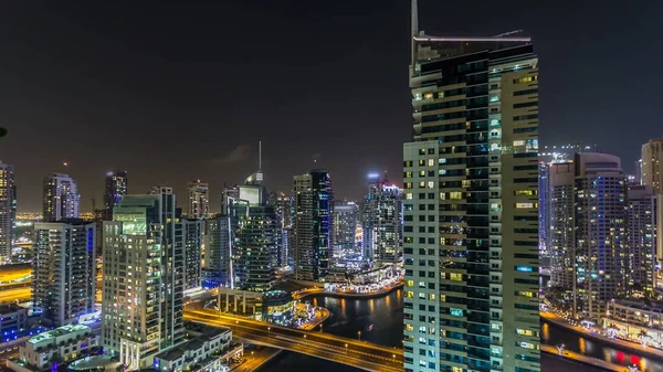 Piękne Góry Widok Nocy Timelapse Dubai Marina Promenade Kanał Pływających — Zdjęcie stockowe