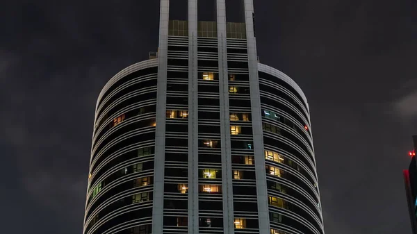 Timelapse Άποψη Ουρανοξύστες Κτίρια Κατοικιών Στη Τζουμειράχ Λέικ Τάουερς Νυχτερινό — Φωτογραφία Αρχείου