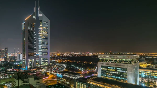 迪拜天际线从顶部与酋长塔 Timelapse 在夜间时间 阿联酋迪拜 朱美拉酋长大厦 迪拜最好的城市酒店 坐落在商业商业区 — 图库照片