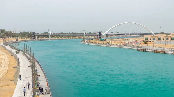Dos Puentes Sobre Recién Inaugurado Canal Dubai Con Barco Que — Foto de Stock