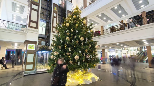 Centro Comercial Multinivel Interior Decorado Con Árbol Navidad Decorado Timelapse — Foto de Stock
