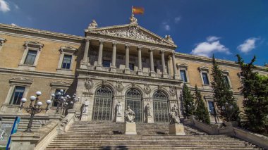 Ulusal İspanya Kütüphanesi (Biblioteca Nacional de Espana) timelapse hyperlapse büyük bir halk kütüphanesi, İspanya ve dünyanın en büyük kitaplıklarından birini en büyük olduğunu. Madrid, Paseo de Recoletos üzerinde yer almaktadır. 4k