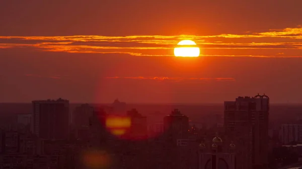 Ukrainisch. Kiev. Sonnenaufgang am linken Ufer des Dnjepr im Zeitraffer — Stockfoto