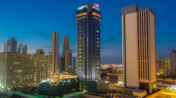 Skyline Wieżowców Dzień Nocy Przejścia Timelapse Kuwait City Downtown Oświetlony — Zdjęcie stockowe