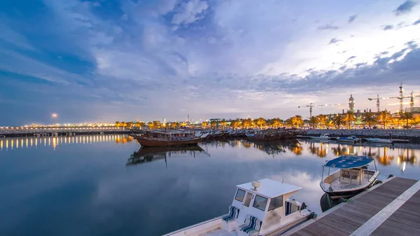 Barca Pesca Parcheggiata Vicino Mercato Del Pesce Accanto Kuwait City — Foto Stock