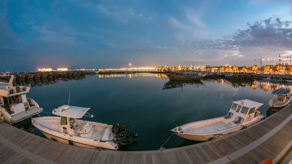 Barco Pesca Estacionado Cerca Del Mercado Pescado Lado Kuwait City —  Fotos de Stock