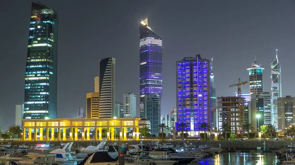 Jachtok Hajók Sharq Marina Modern Felhőkarcolók Éjszakai Időelapszus Hyperlapse Kuvaitban — Stock Fotó