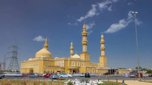 Modern Mosque Building Kuwait Timelapse Hyperlapse Blue Cloudy Sky Green — Stock Photo, Image