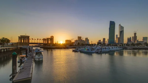 Sunrise Яхти Човни Sharq Marina Міст Через Гавань Timelapse Кувейті — стокове фото