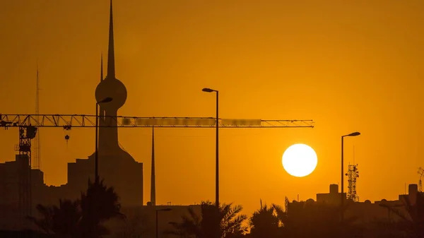与科威特同行的日出 科威特城最著名的地标 科威特 — 图库照片