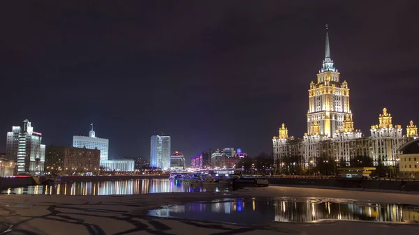 Hotel Ukrayna Kış Gece Timelapse Yedi Kardeş Gökdelenler Moskova Stalin — Stok fotoğraf