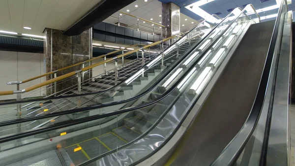 Escaleras Mecánicas Moderna Estación Metro Metro Vistavochnaya Timelapse Moscú Rusia — Foto de Stock