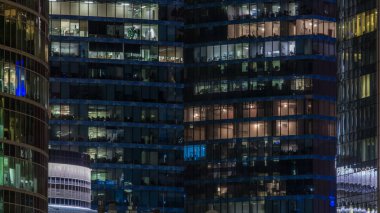 Yukarıdan, Moskova, Rusya 4 k ofis windows gökdelenler Uluslararası İş Merkezi Moskova-şehir içinde gece timelapse için görünümü kapatın