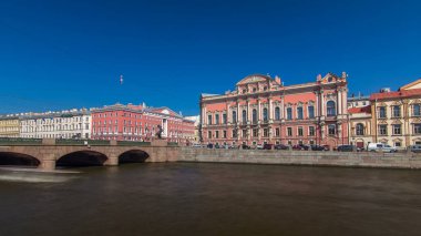 Beloselsky-Belozersky Sergievskiy Palace timelapse hyperlapse, Fontanka Nehri'nin görüntüleyin. Binanın mimarisi erken eklektizm en iyi eserleri ait. Saint Petersburg, Rusya Federasyonu