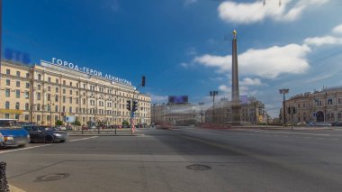 Vosstaniya isyan Meydanı ve Dikilitaş kahraman şehir Leningrad timelapse hyperlapse. St.Petersburg, Rusya Federasyonu