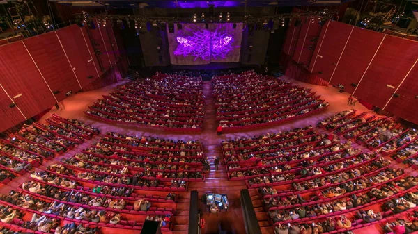 Глядачі Збираються Зал Глядачів Подивитися Шоу Театрі Timelapse Великий Зал — стокове фото