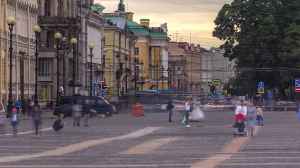 Abend Sankt Petersburg Zeitraffer Unbekannte Gehen Auf Den Schlossplatz Verkehr — Stockfoto