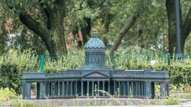 Alexander Park, heykel grubu Mini şehir-minyatür kopya şehrin ana konumlar. St-Petersburg, Rusya'nın Kazan Katedrali timelapse yerleşimini.