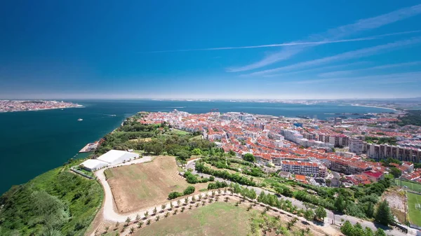 Veduta Della Città Almada Con Fiume Tago Nave Vicino Lisbona — Foto Stock