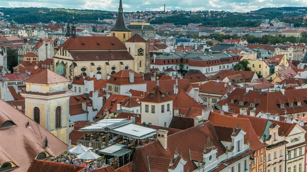 Vista Del Timelapse Aéreo Los Tejados Rojos Tradicionales Ciudad Praga —  Fotos de Stock