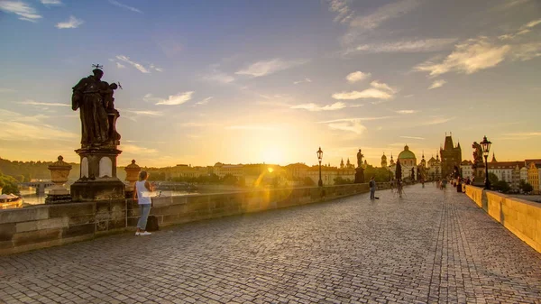 Karlsbrücke Prag Zeitraffer Des Sonnenaufgangs Böhmen Tschechische Republik Bewölkter Himmel — Stockfoto
