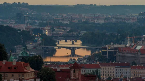 Ελκυστική Πρωινή Θέα Πράγα Γέφυρες Και Παλιά Πόλη Timelapse Δημοκρατία — Φωτογραφία Αρχείου
