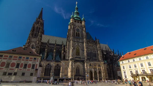 Vitus Cathedral Timelapse Hyperlapse Prague Surrounded Tourists Located Prague Castle — Stock Photo, Image