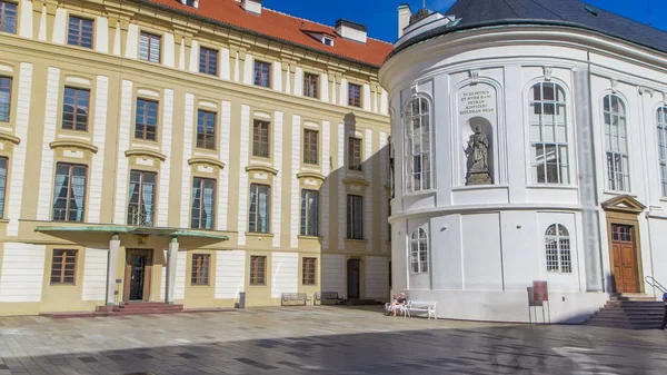 Capilla Santa Cruz Castillo Praga Rodeado Turistas Timelapse Situado Dentro — Foto de Stock