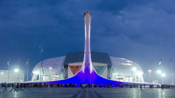 Antorcha Olímpica Con Fuentes Luz Estadio Fisht Parque Olímpico Timelapse —  Fotos de Stock